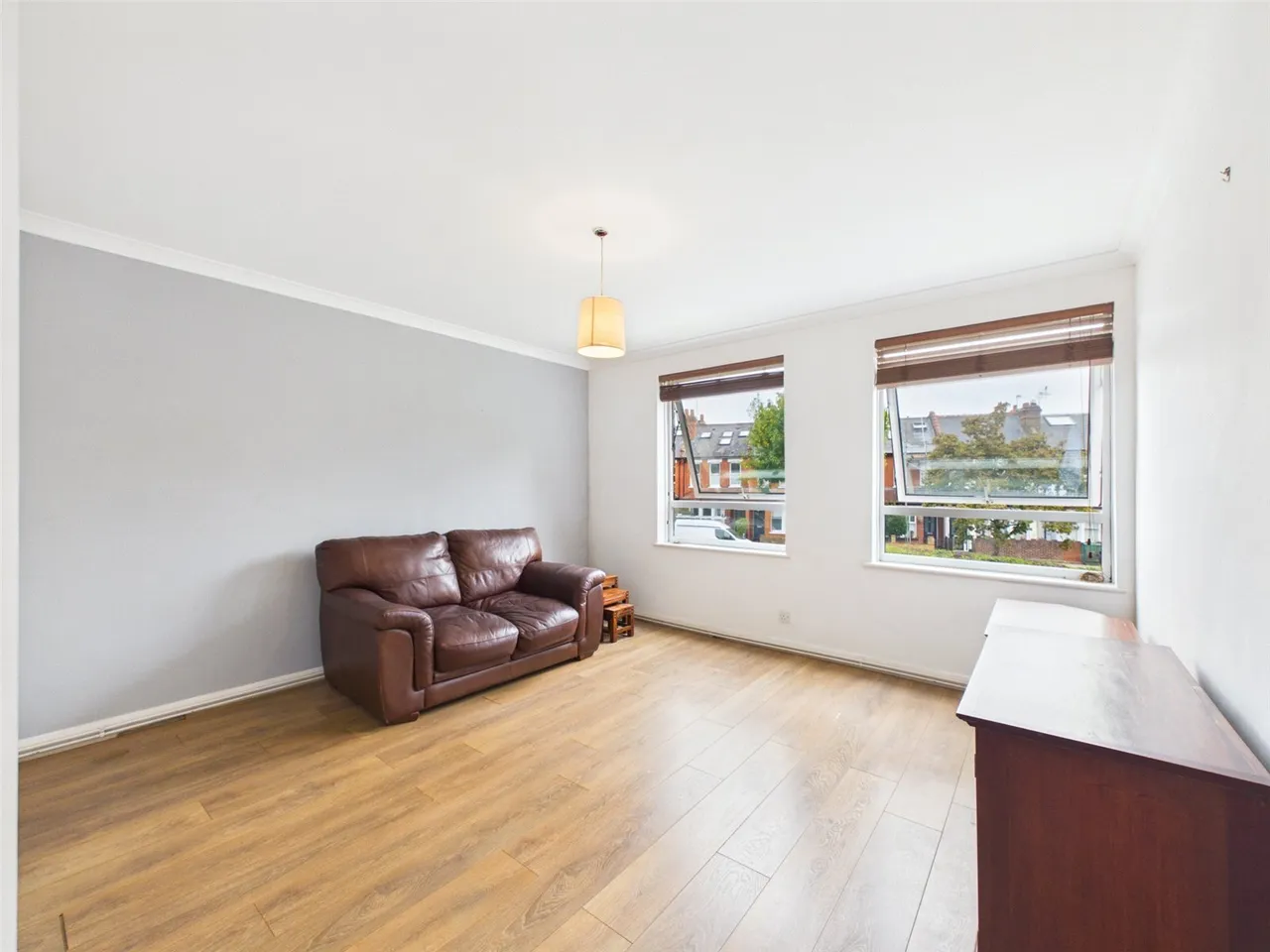 Whitton Road, Twickenham, TW1, photo 2