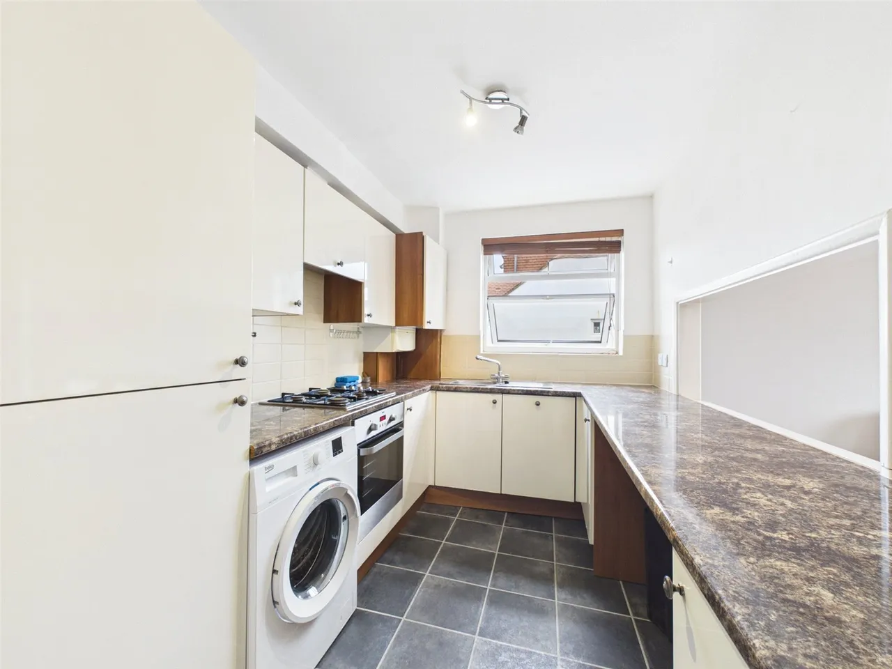 Whitton Road, Twickenham, TW1, photo 3