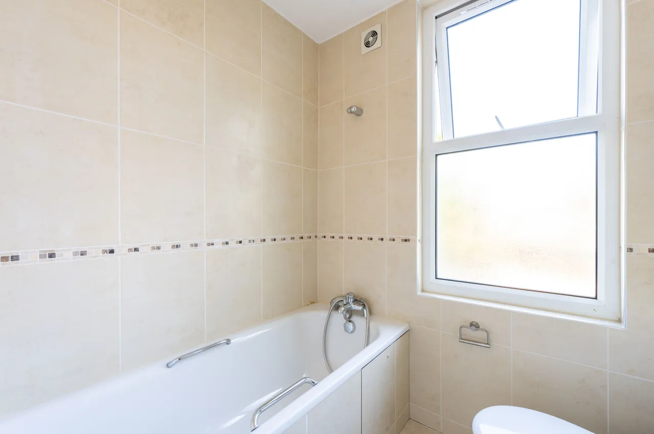 54 Ashbourne Road, Mitcham, photo 5