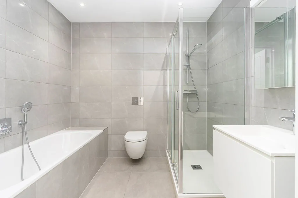 2 bed flat for sale — 92 Foxley Lane, Purley CR8 3NA