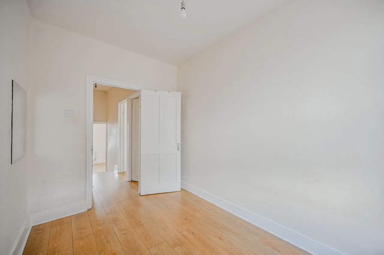2 Latimer Avenue, London, photo 9