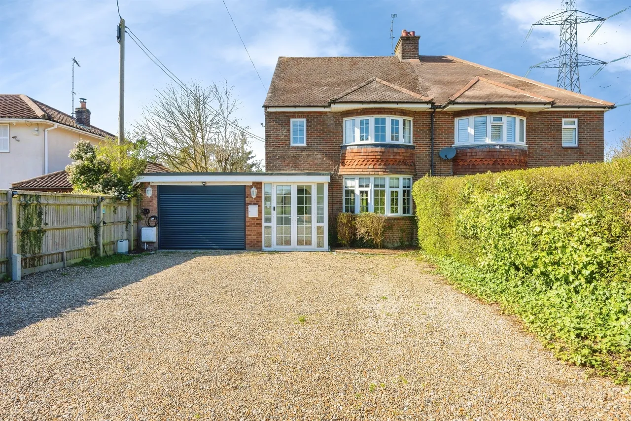4 bed house for sale — Risborough Road, Stoke Mandeville, Aylesbury