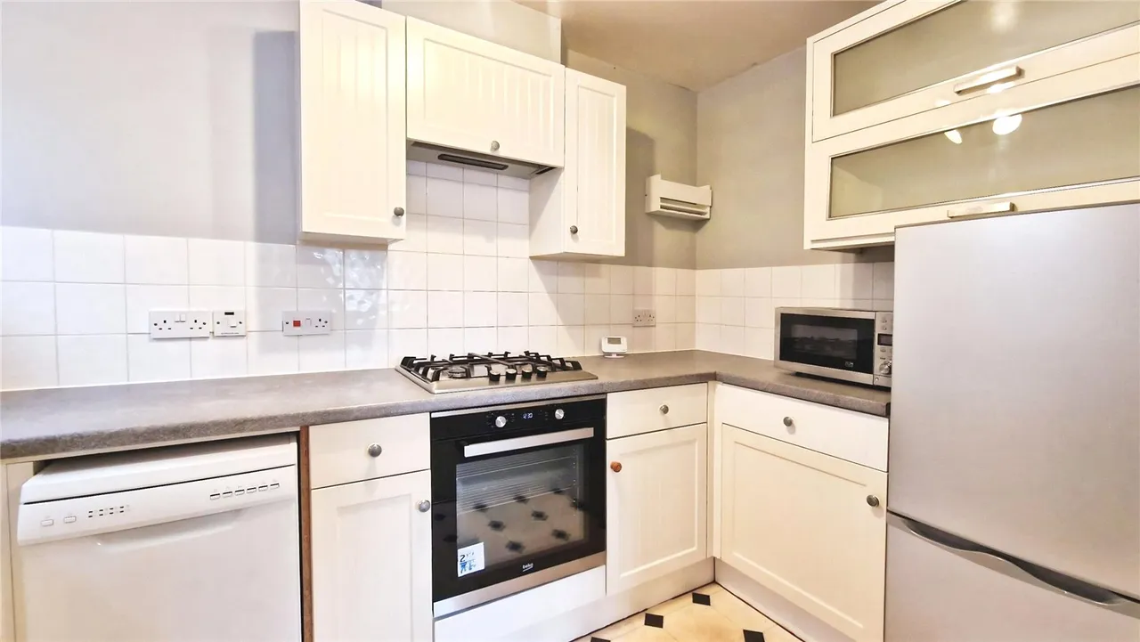 Roebuck Estate, Binfield, Bracknell, Berkshire, RG42 4DD, photo 6