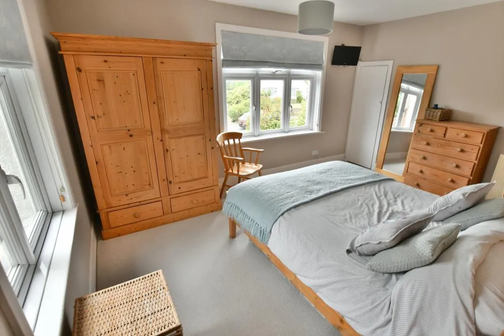 Middlehill Road, Colehill, BH21, photo 17