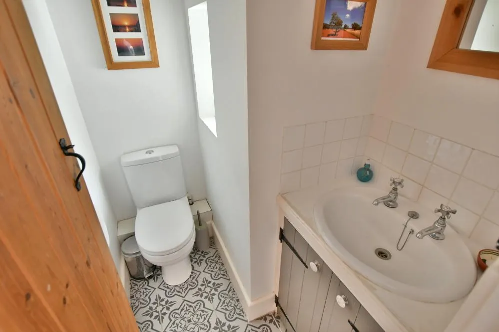 Middlehill Road, Colehill, BH21, photo 11