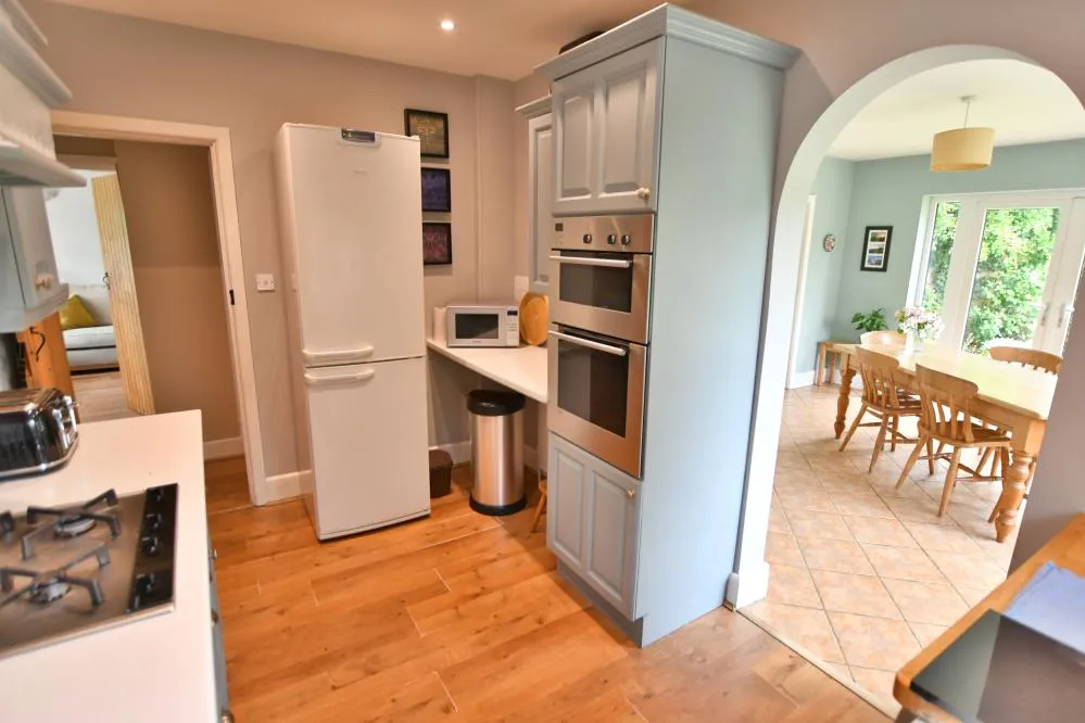 Middlehill Road, Colehill, BH21, photo 4
