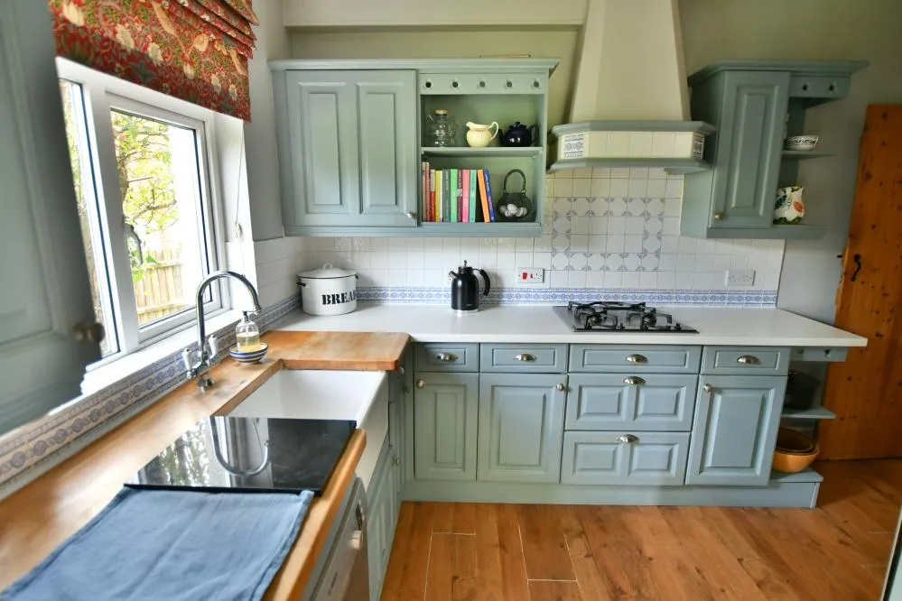 Middlehill Road, Colehill, BH21, photo 3