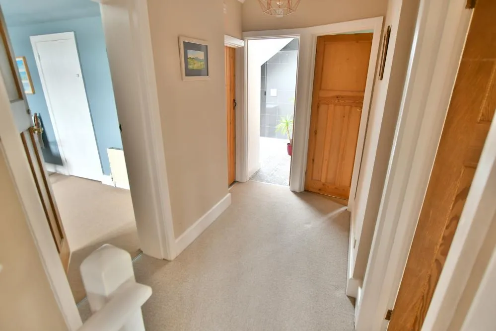 Middlehill Road, Colehill, BH21, photo 16