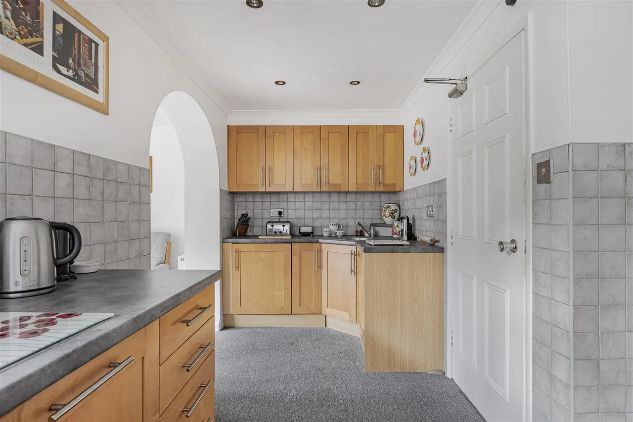 Burns Crescent, Bicester, photo 4