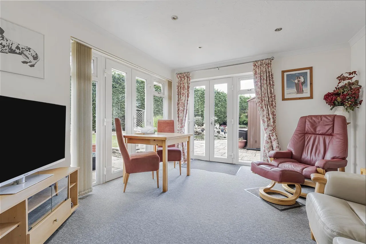 Burns Crescent, Bicester, photo 3