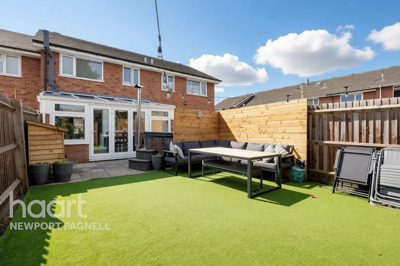 Holland Way, Newport Pagnell, MK16, photo 15