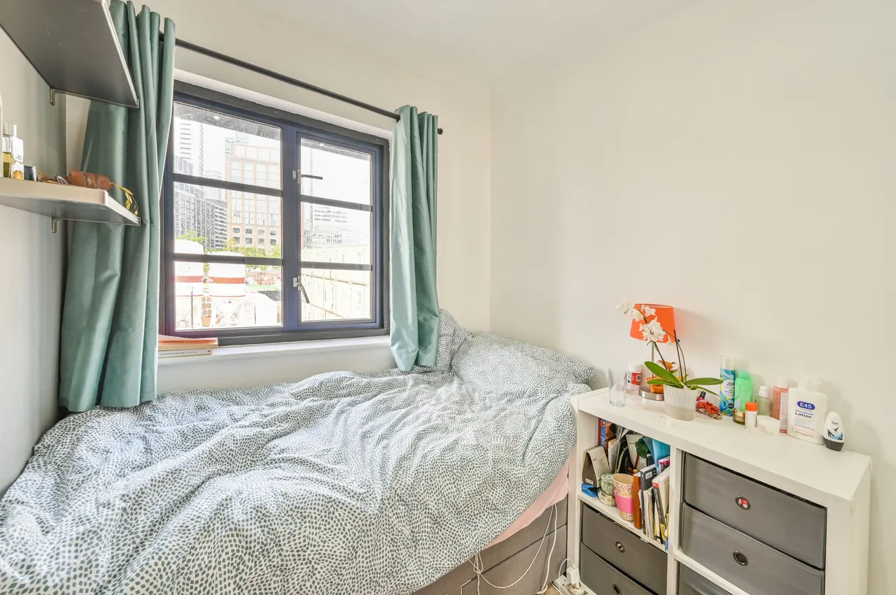 11 Lovegrove Walk, London, photo 8
