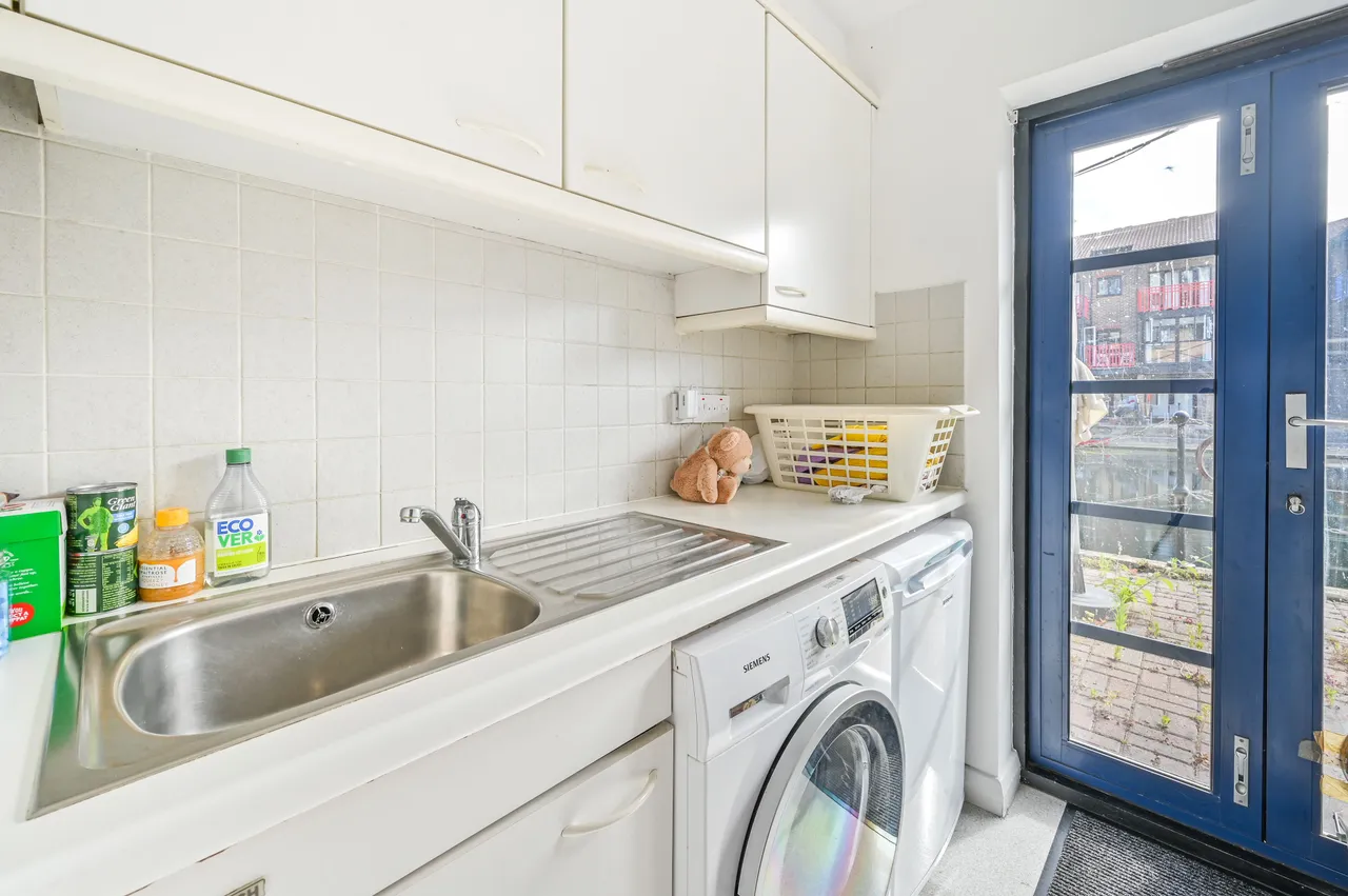 11 Lovegrove Walk, London, photo 7