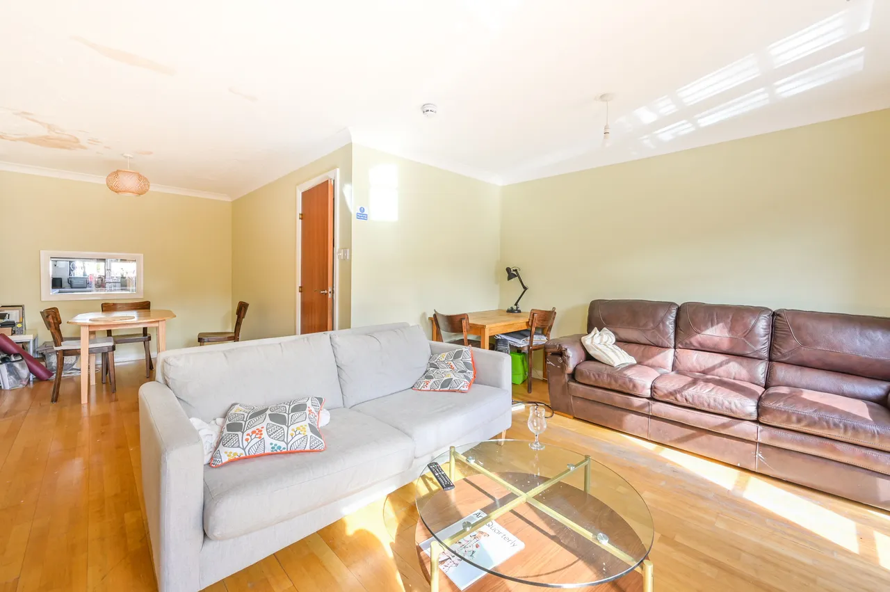 11 Lovegrove Walk, London, photo 9