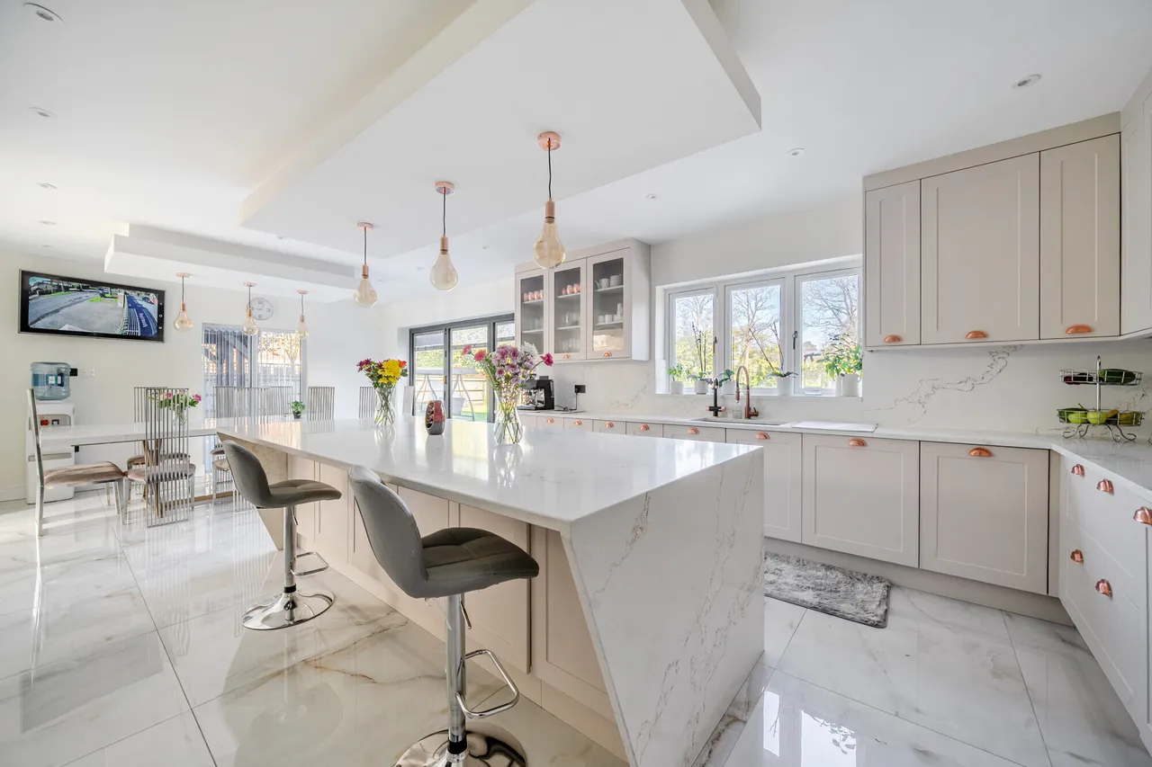 Dukes Wood Drive, Gerrards Cross, SL9, photo 4