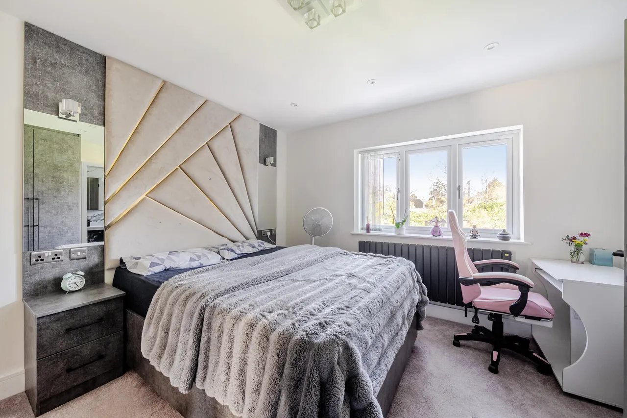 Dukes Wood Drive, Gerrards Cross, SL9, photo 11