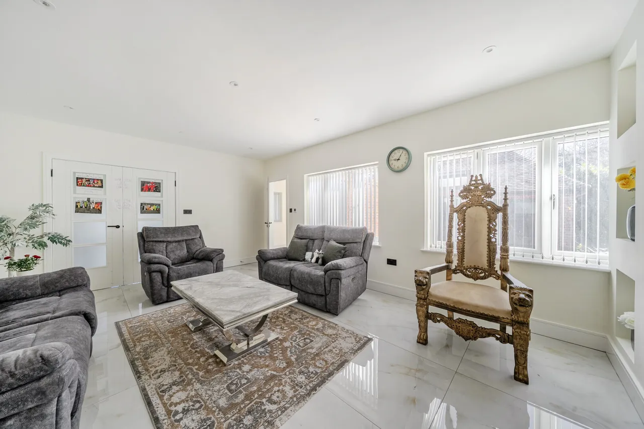 Dukes Wood Drive, Gerrards Cross, SL9, photo 10