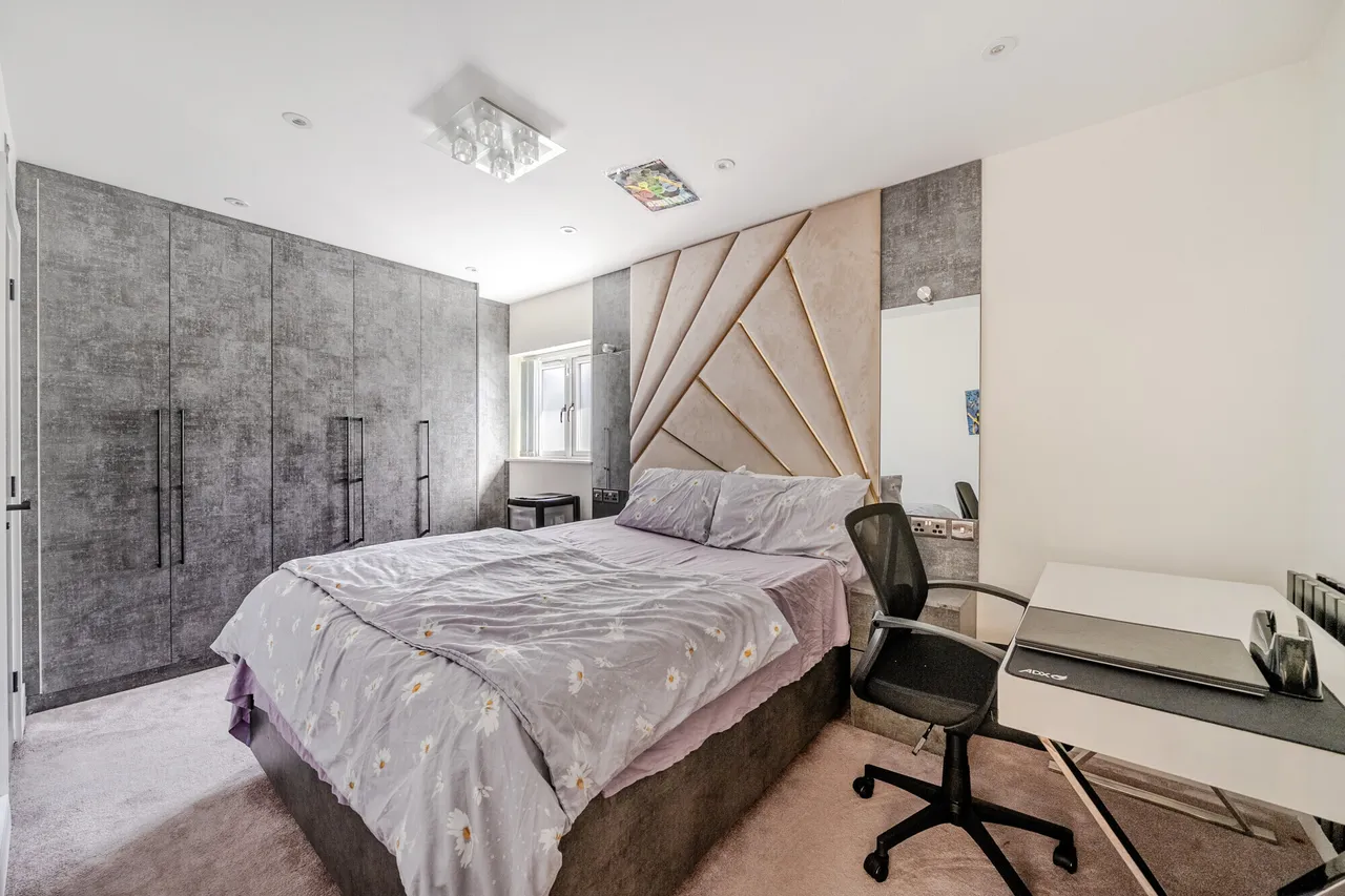 Dukes Wood Drive, Gerrards Cross, SL9, photo 7