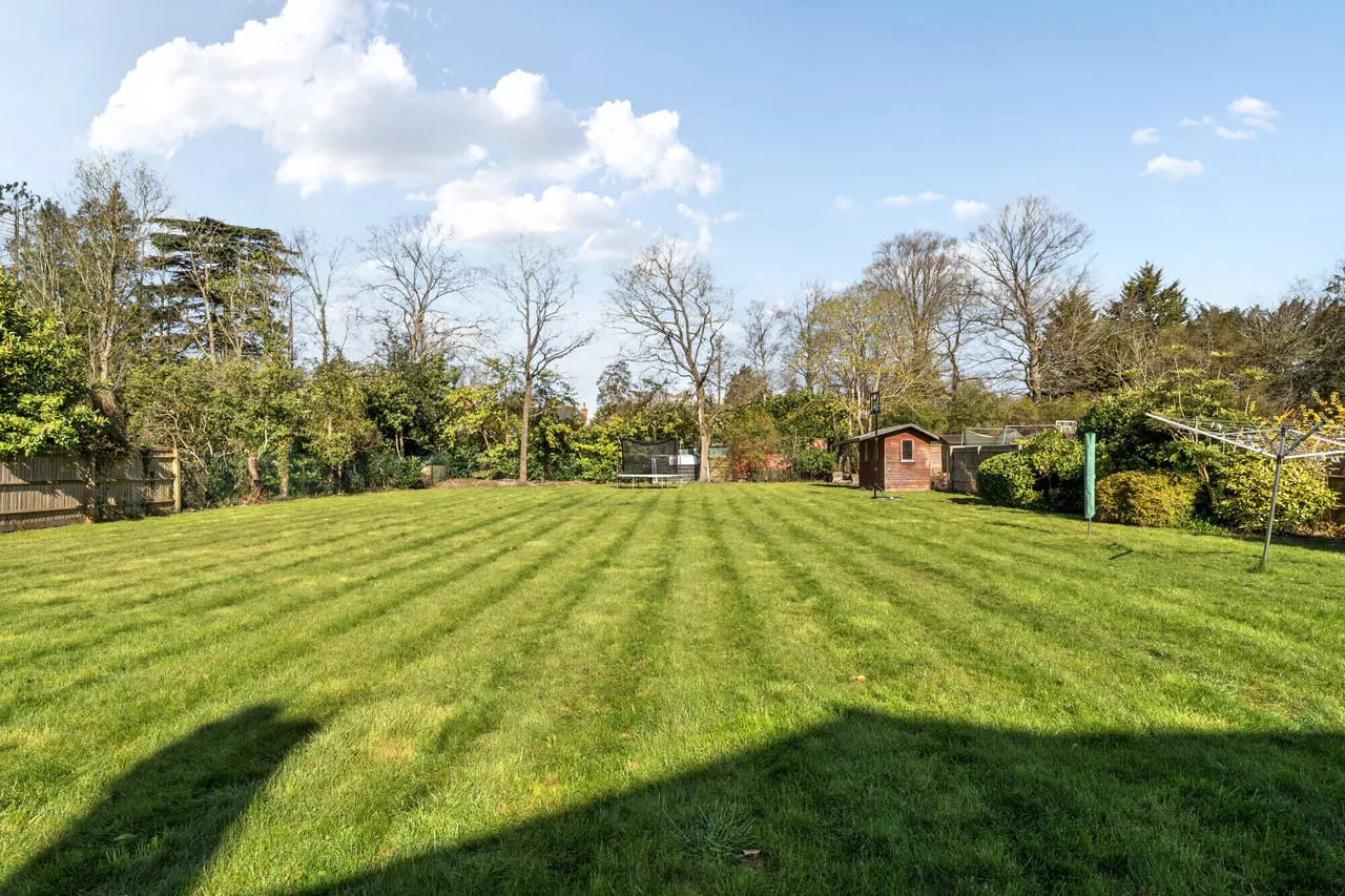 Dukes Wood Drive, Gerrards Cross, SL9, photo 8