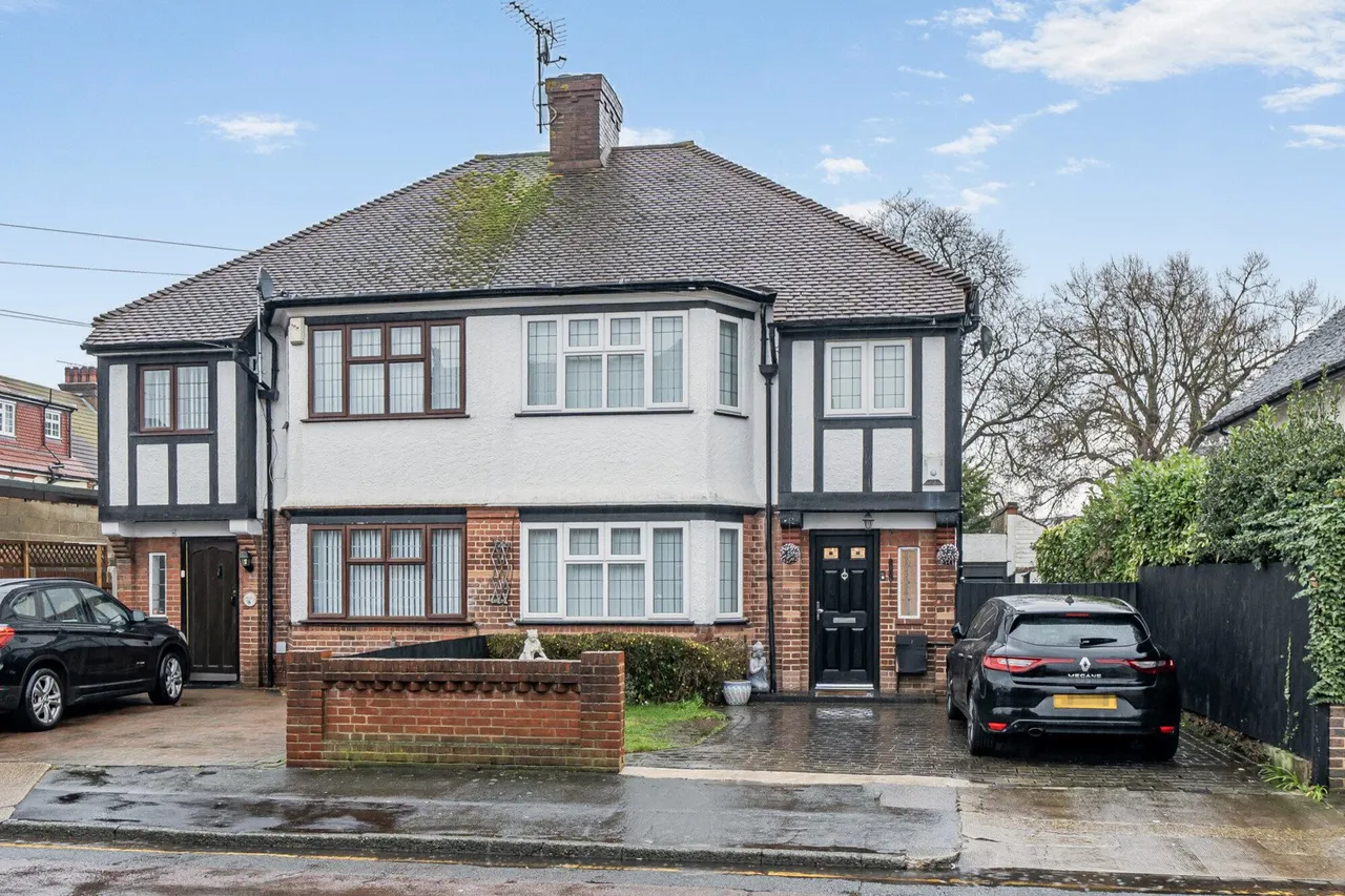3 bed house for sale — Lennox Road, Kent, DA11