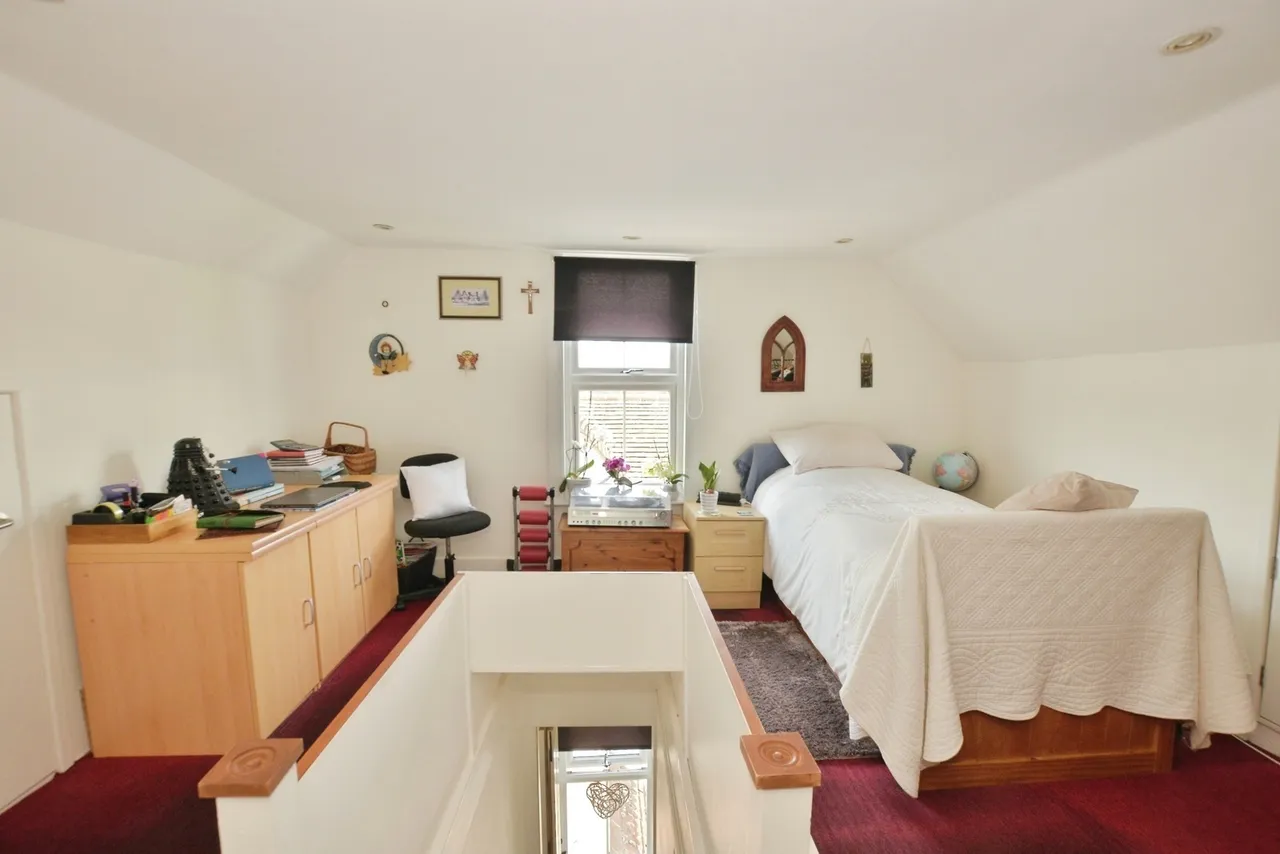 Queens Road, Lydd, Romney Marsh, Kent, TN29, photo 9