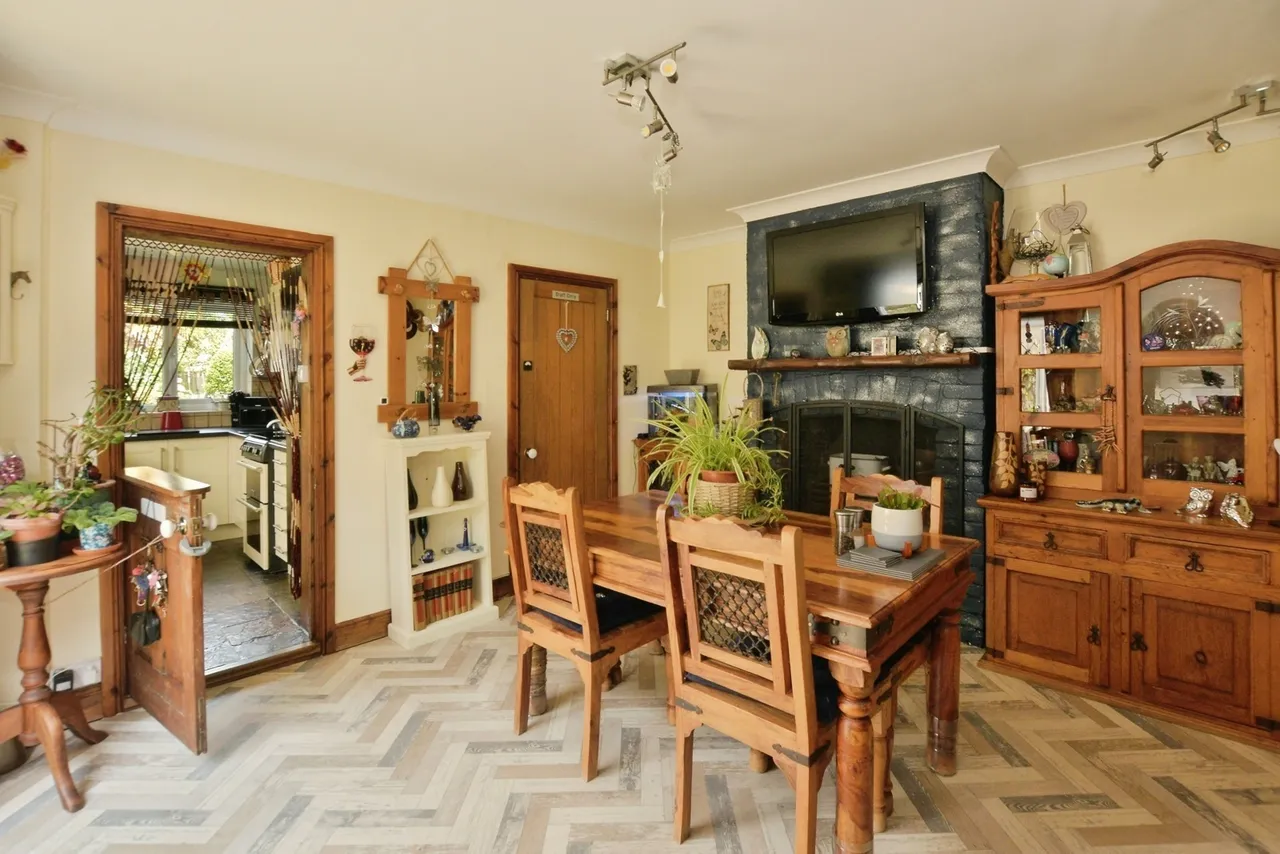 Queens Road, Lydd, Romney Marsh, Kent, TN29, photo 3