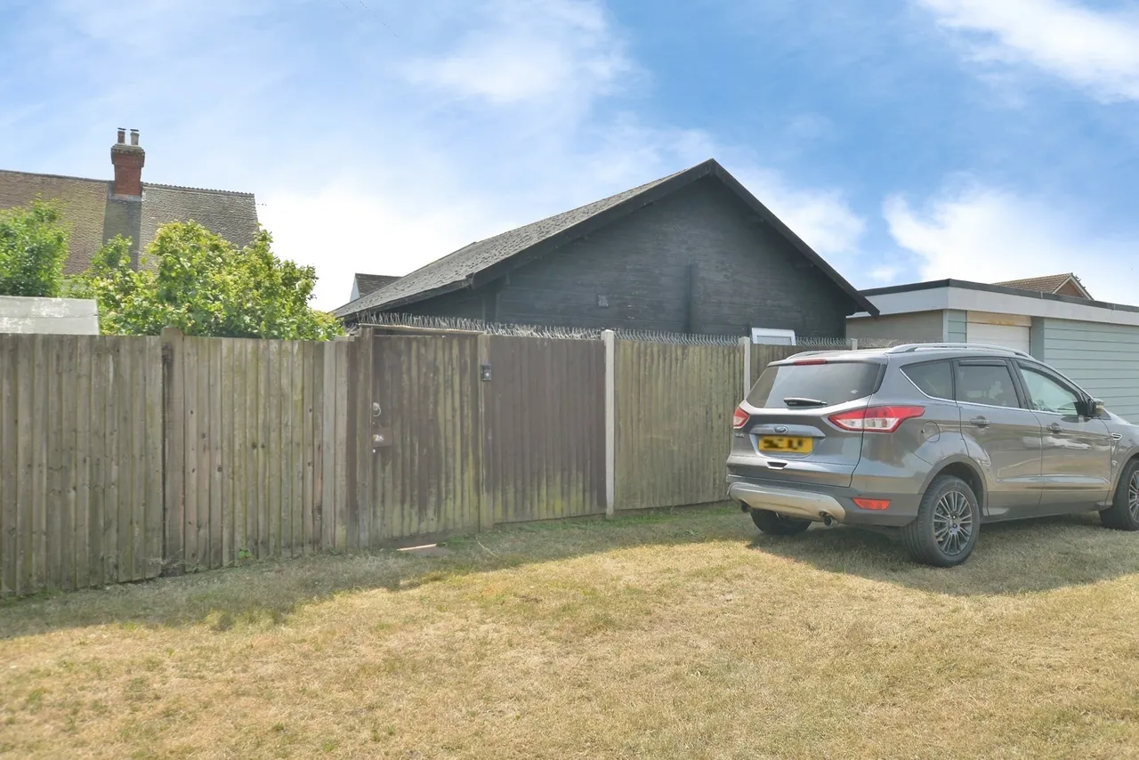 Queens Road, Lydd, Romney Marsh, Kent, TN29, photo 19