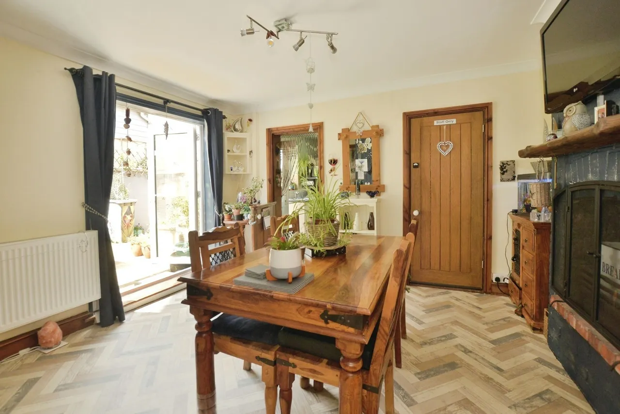Queens Road, Lydd, Romney Marsh, Kent, TN29, photo 17