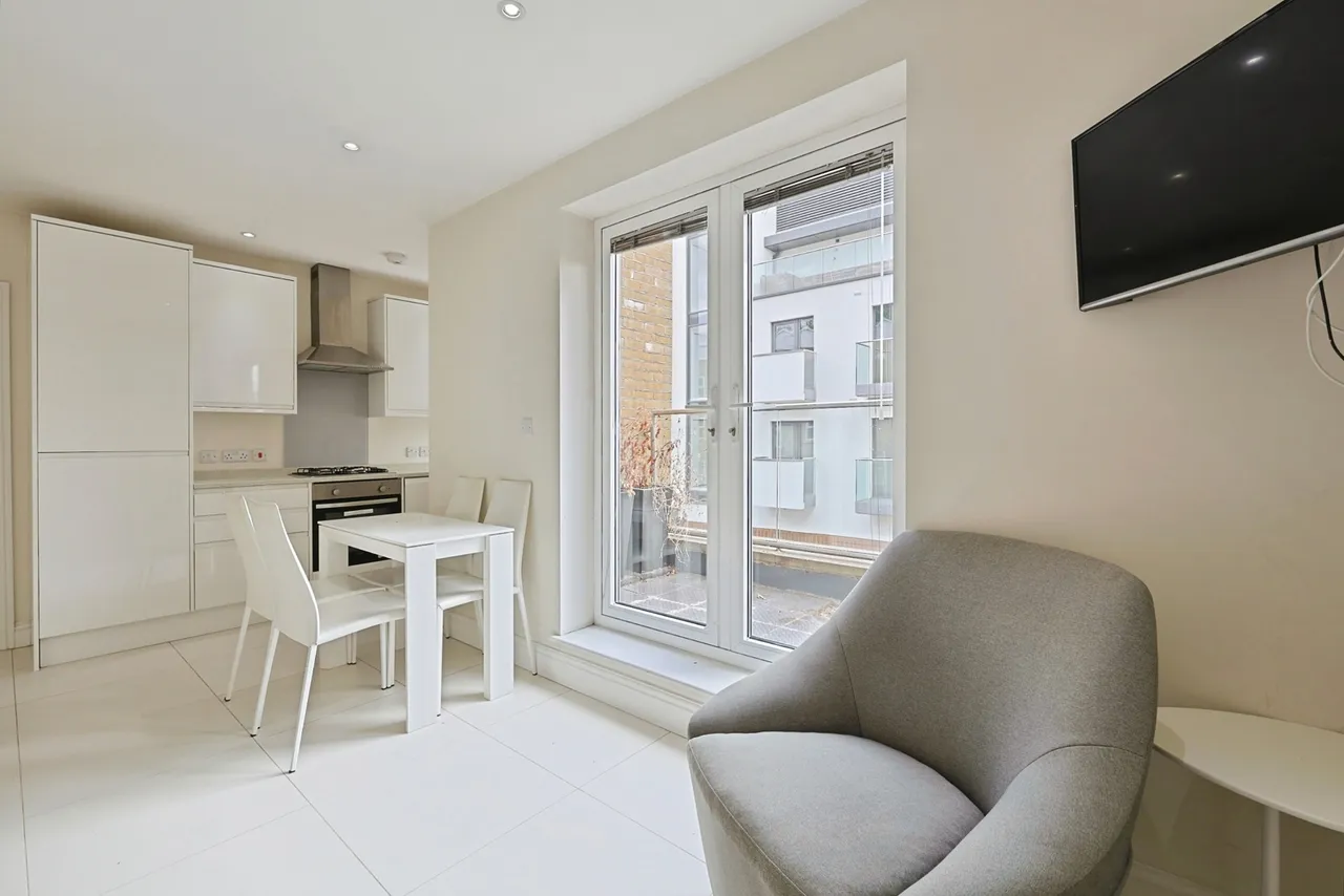1 bed flat to rent, Kings Place, London, W4