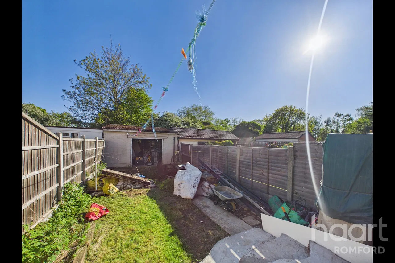 Linley Crescent, Romford, RM7, photo 13