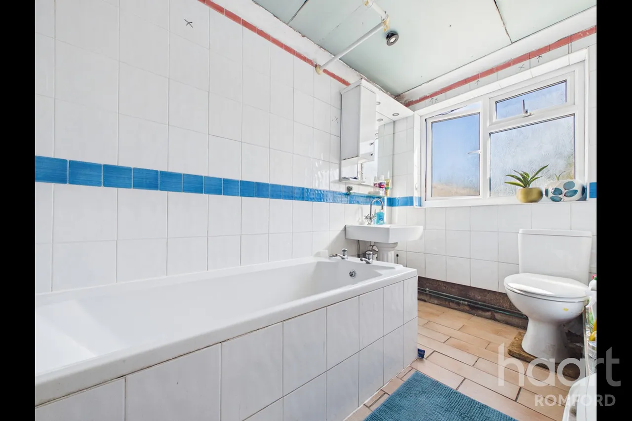 Linley Crescent, Romford, RM7, photo 9