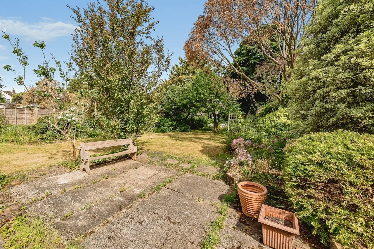 Byways, Burnham, SL1, photo 10