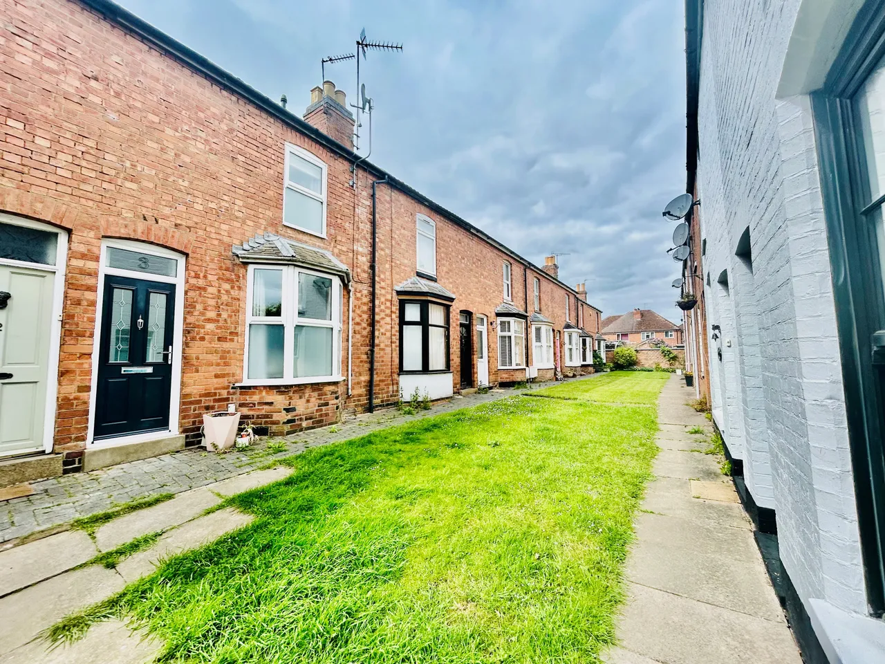 2 bed house to rent, South Terrace, Leamington Spa, CV31