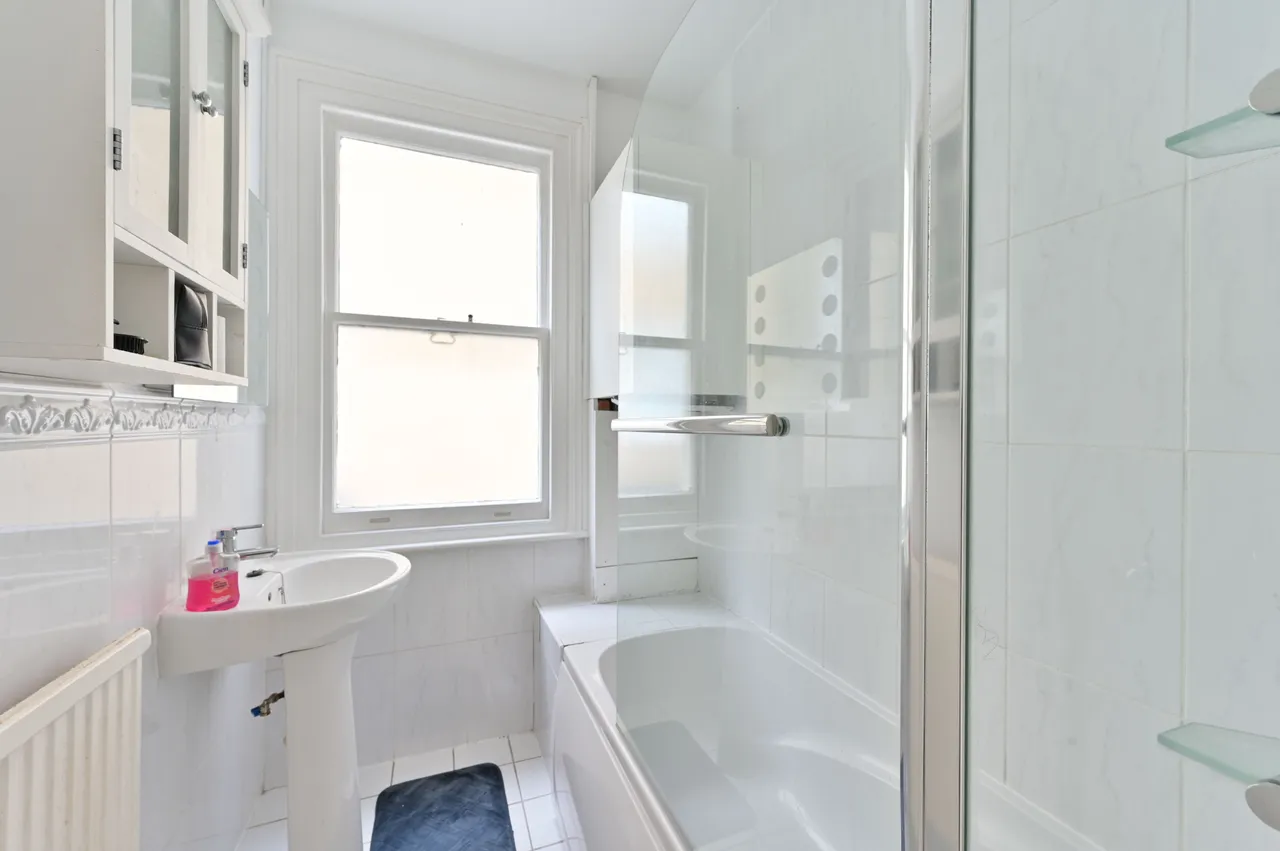 Flat 1, 106 The Broadway, London, photo 5