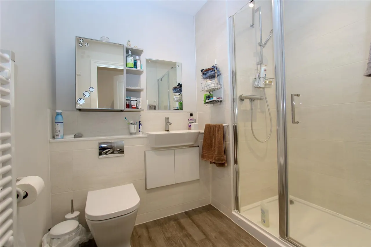 2 Harefield Road, Uxbridge, UB8 1GW, photo 5