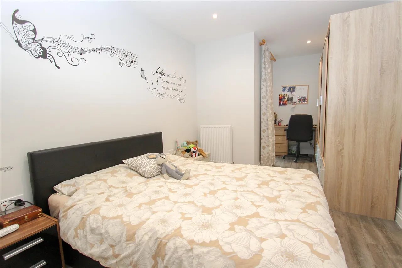 2 Harefield Road, Uxbridge, UB8 1GW, photo 4