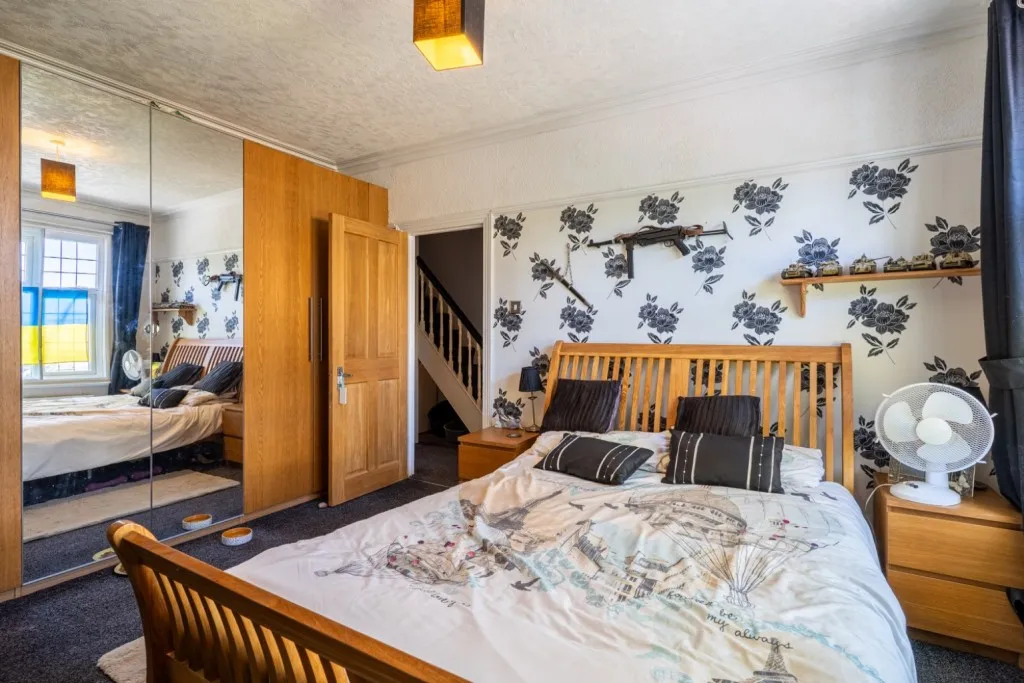 4 bed house for sale, London Road, Northfleet, DA11