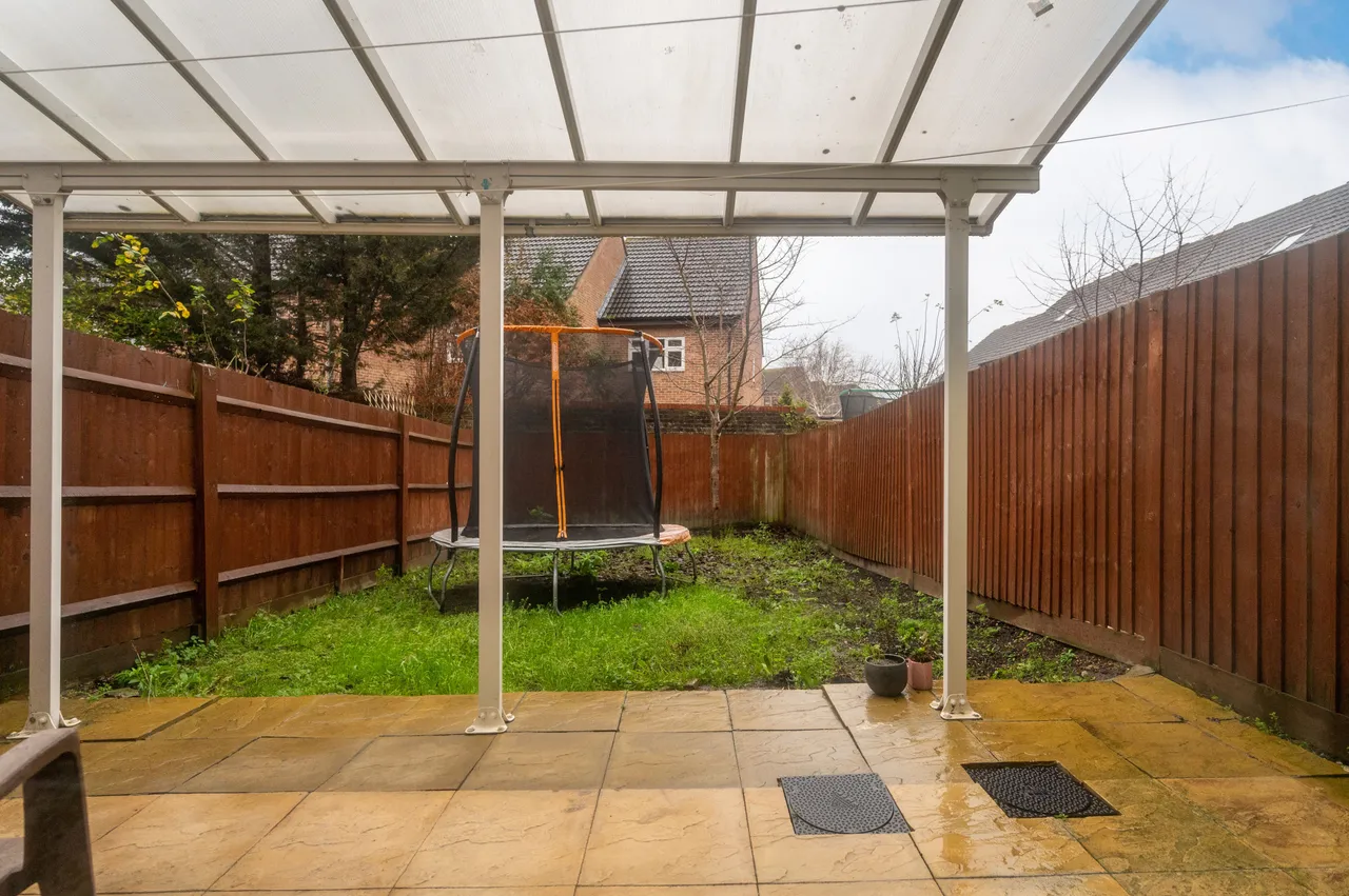 17 Finefield Walk, Slough, photo 5