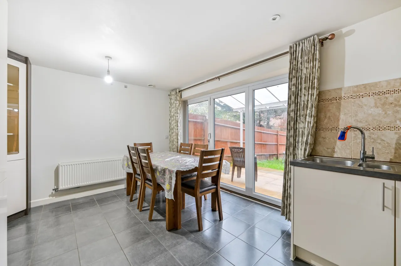 17 Finefield Walk, Slough, photo 4