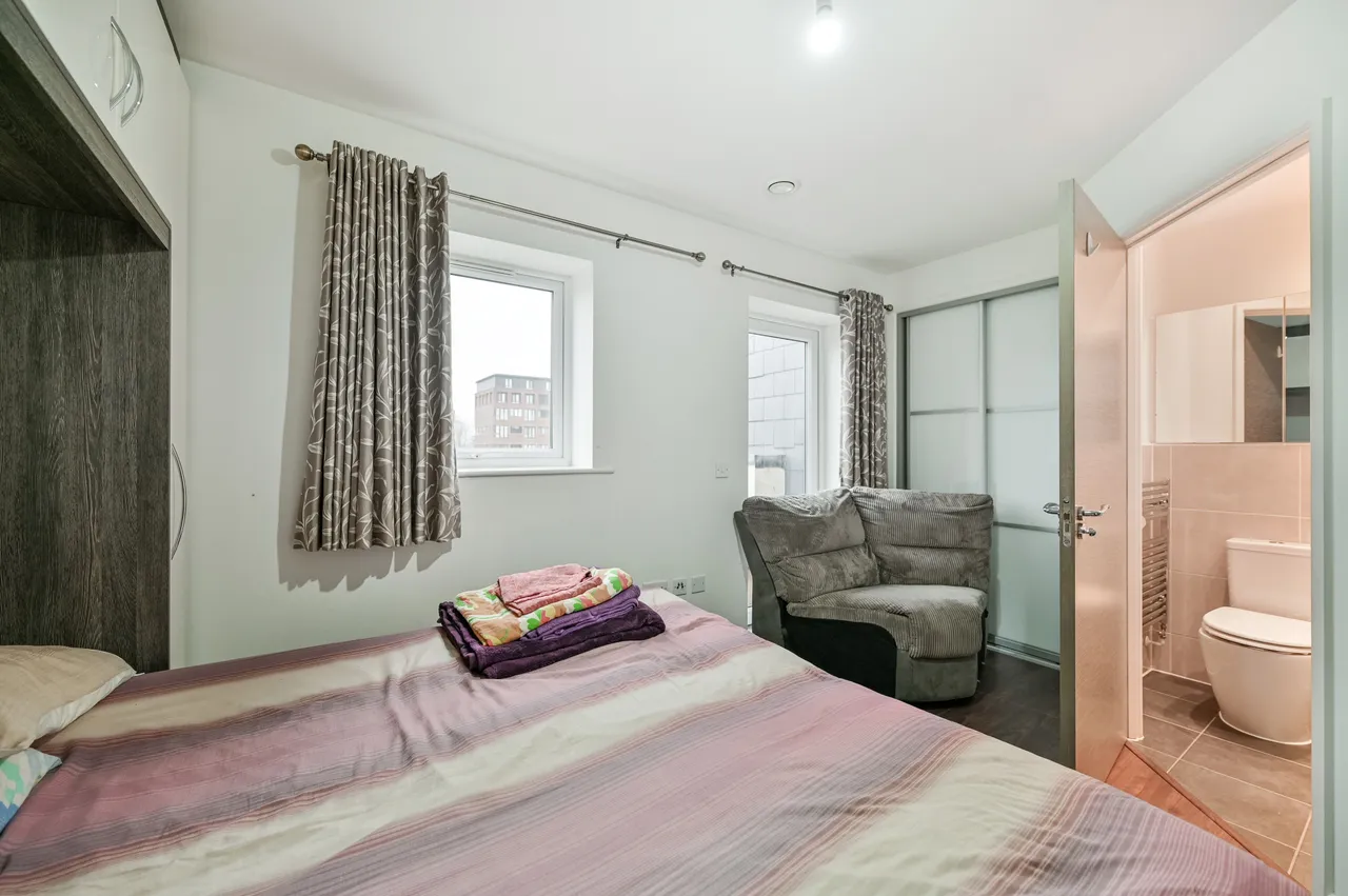 17 Finefield Walk, Slough, photo 8