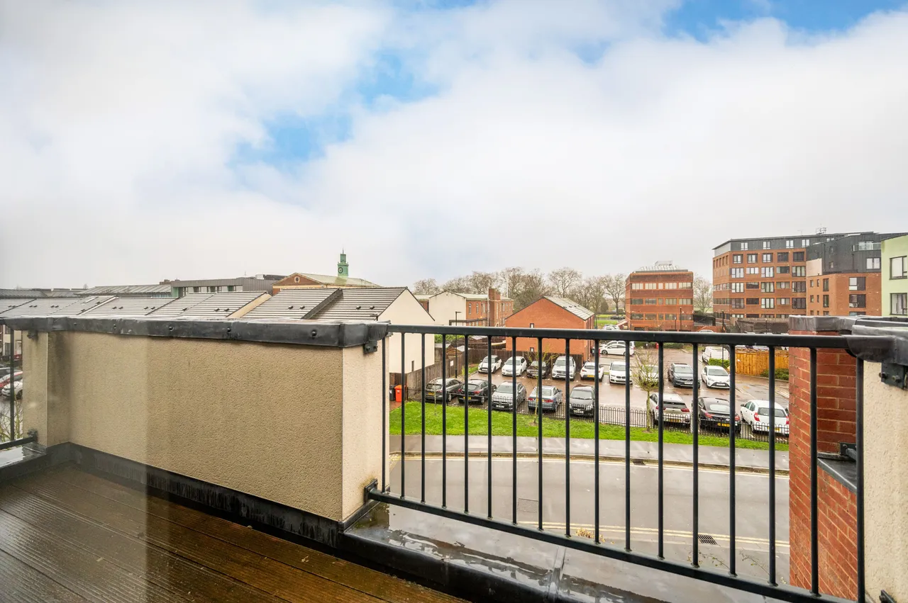 17 Finefield Walk, Slough, photo 9