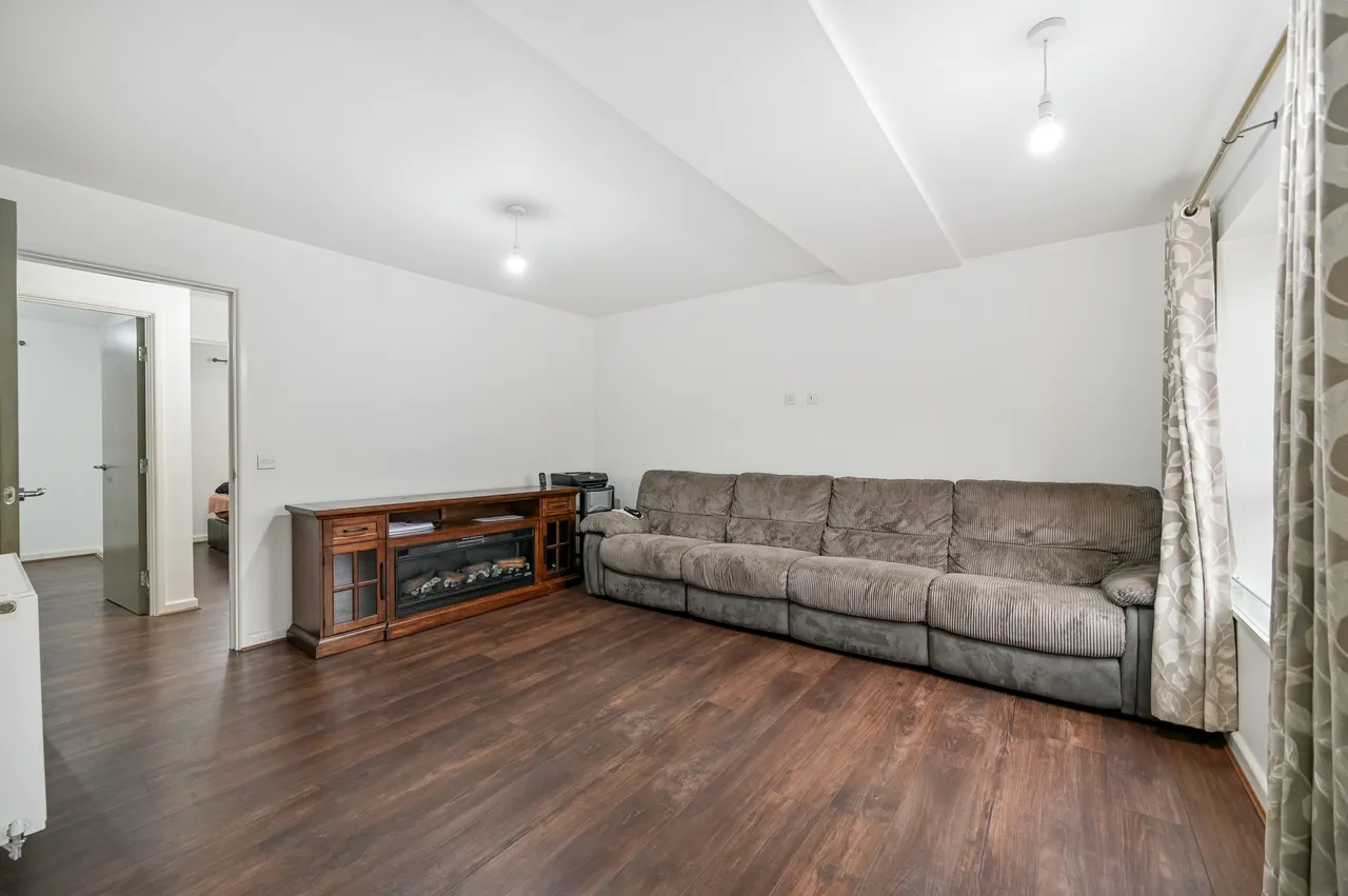 17 Finefield Walk, Slough, photo 7