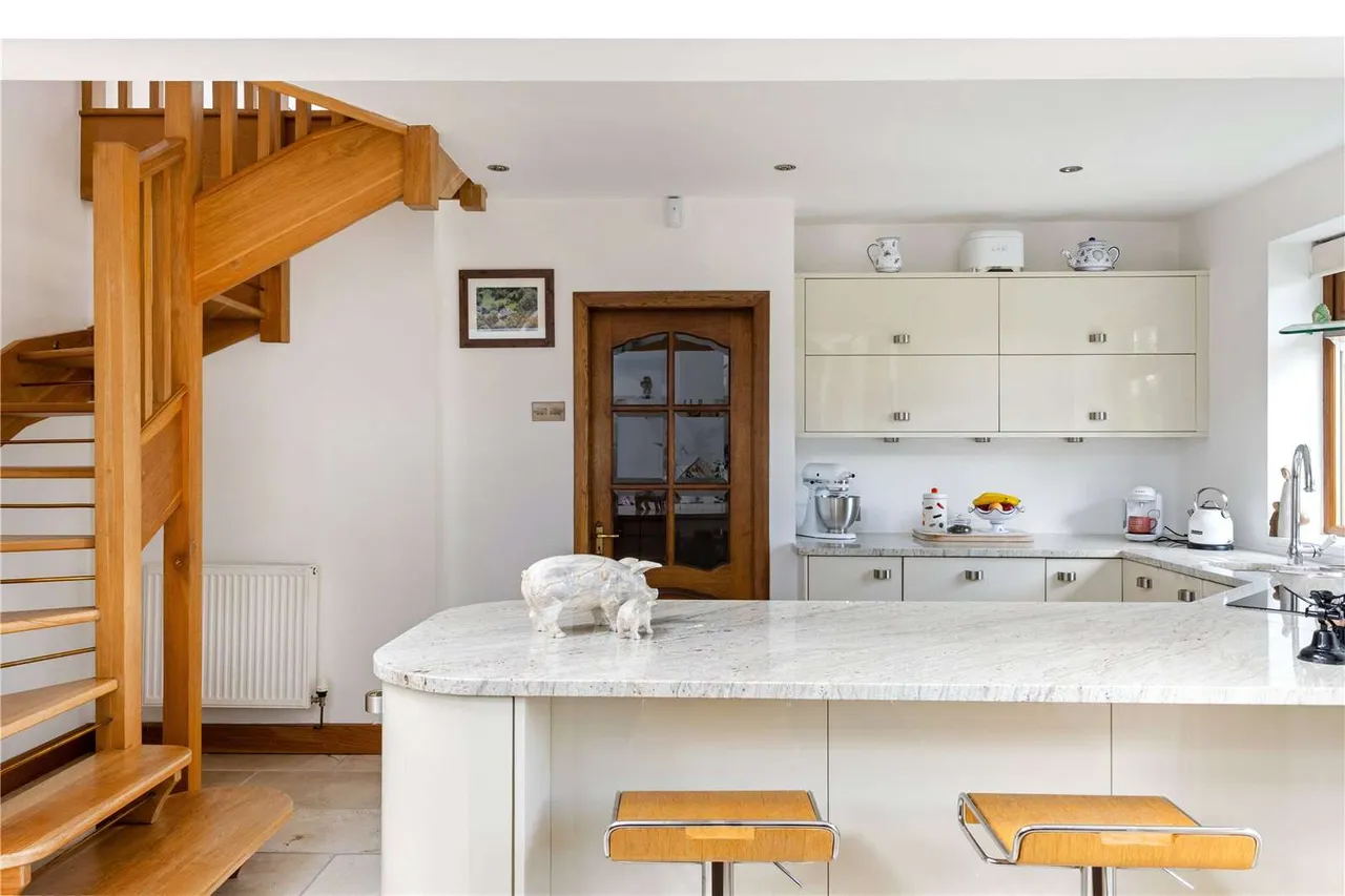Rake Lane, Chorlton-by-Backford, Chester, Cheshire, CH2 4DF, photo 7