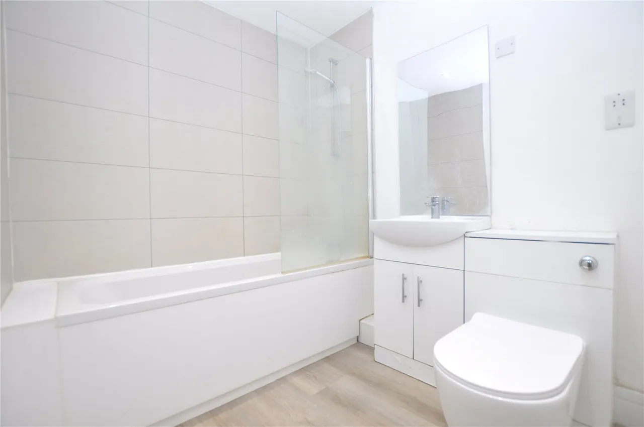 Farnborough Road, Farnborough, GU14, photo 5