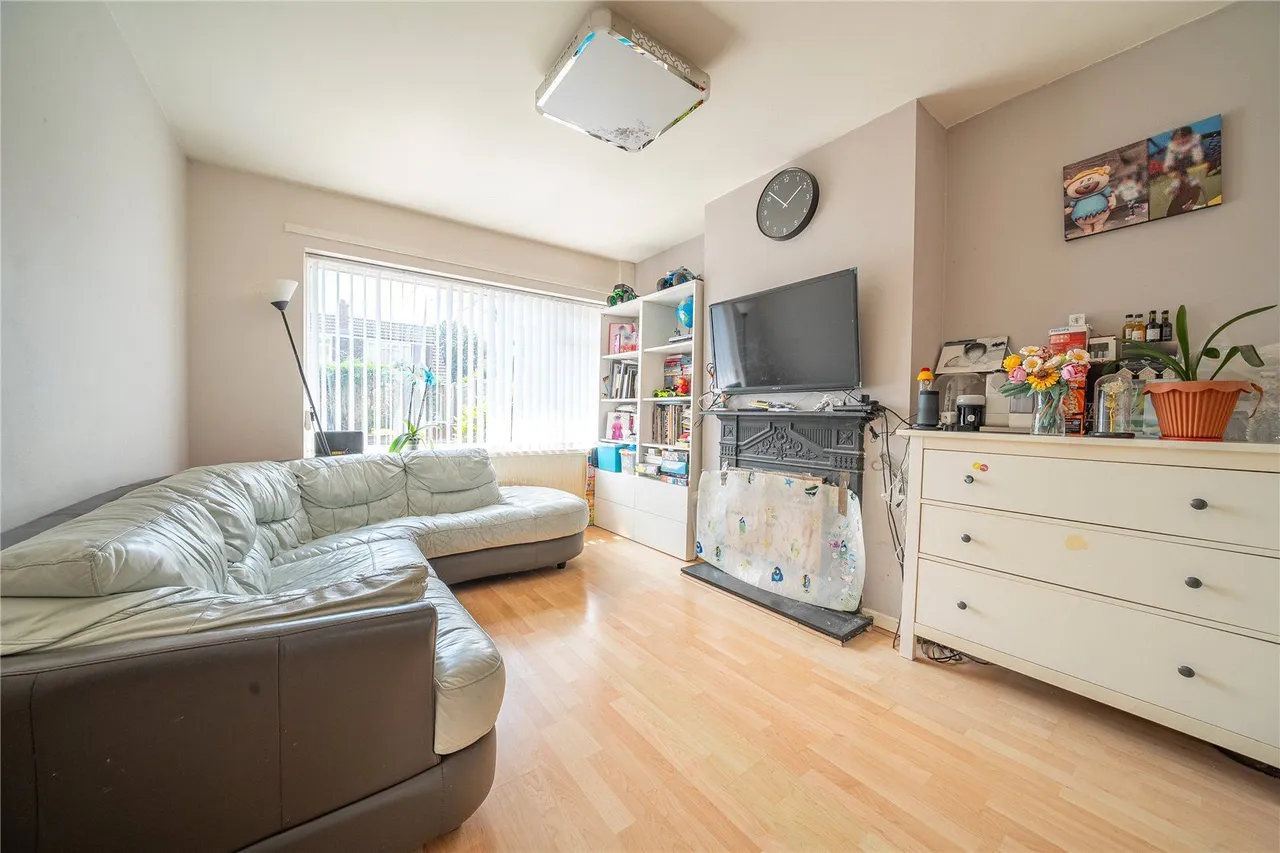 Highwood Avenue, Leeds, LS17, photo 2