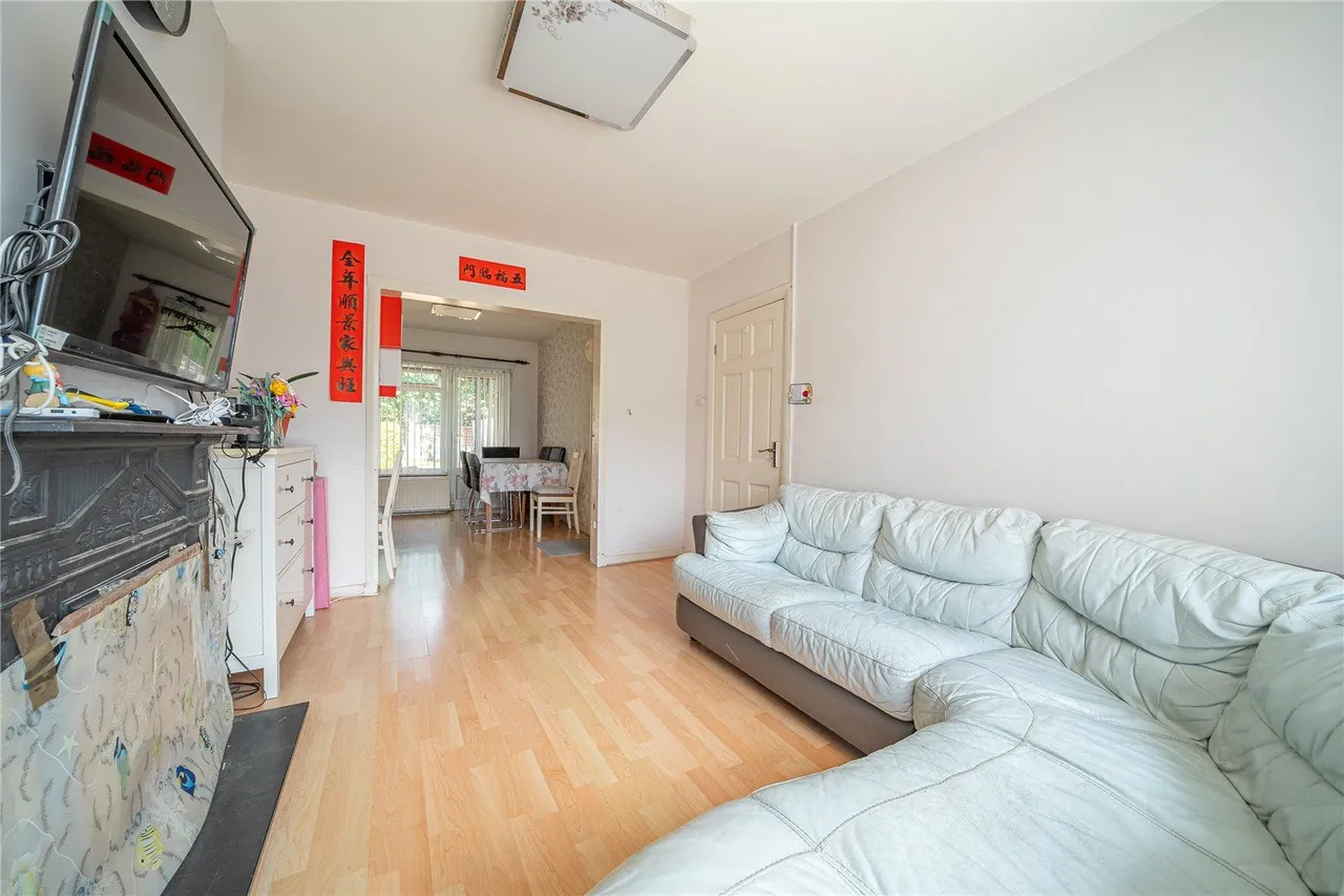 Highwood Avenue, Leeds, LS17, photo 15