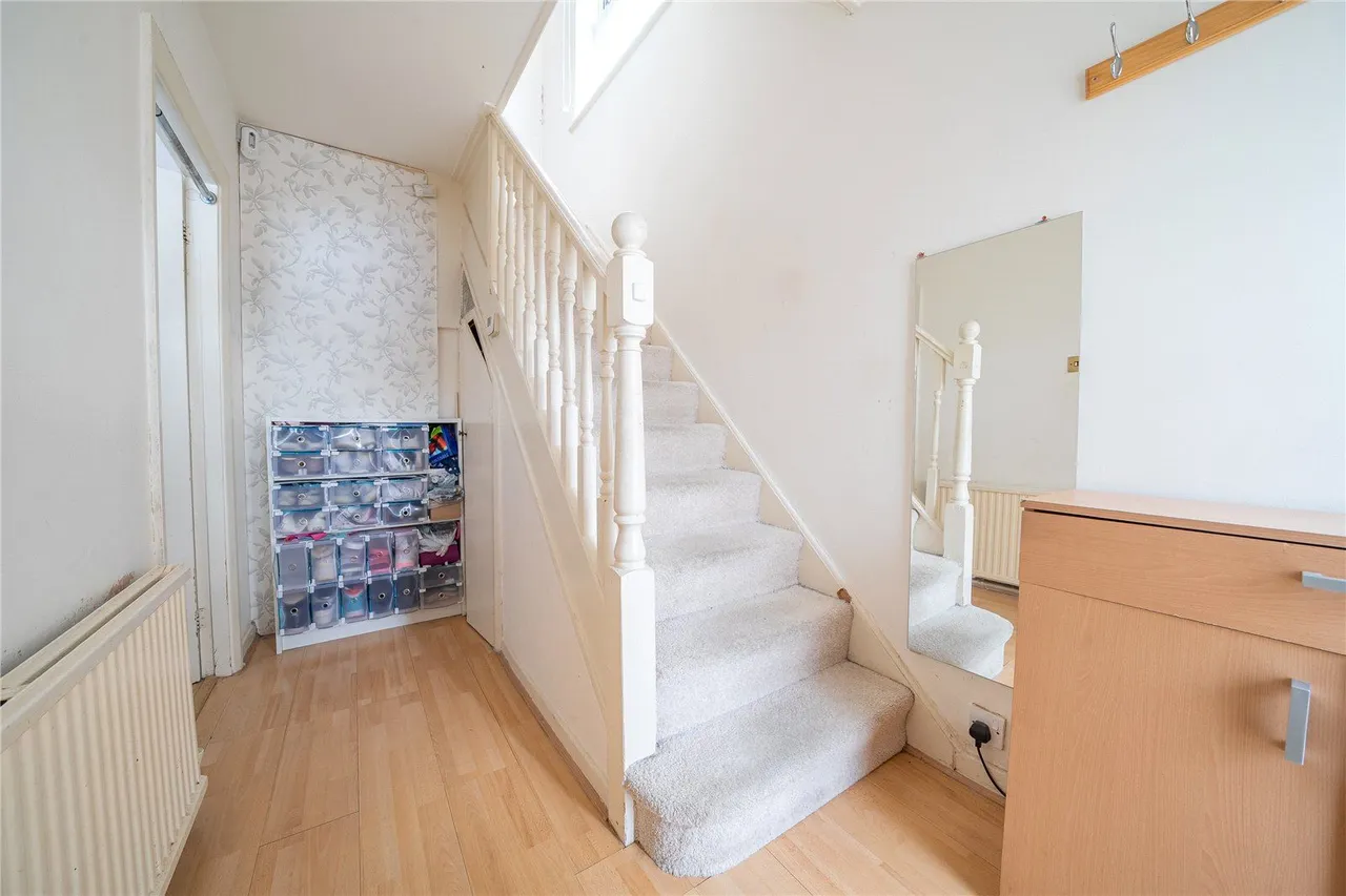 Highwood Avenue, Leeds, LS17, photo 13