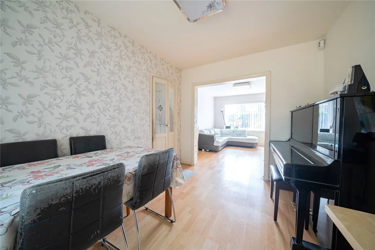 Highwood Avenue, Leeds, LS17, photo 4