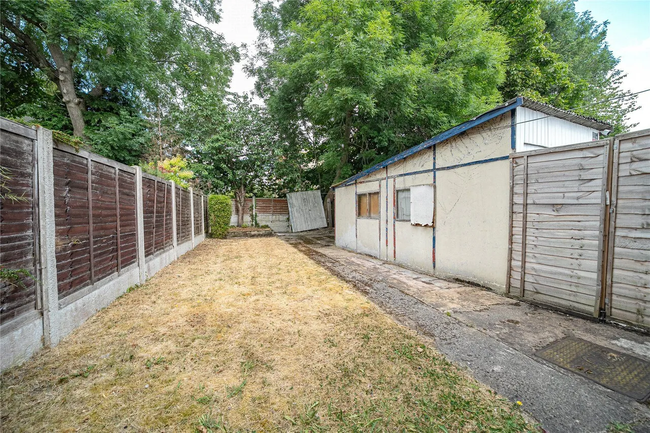 Highwood Avenue, Leeds, LS17, photo 8