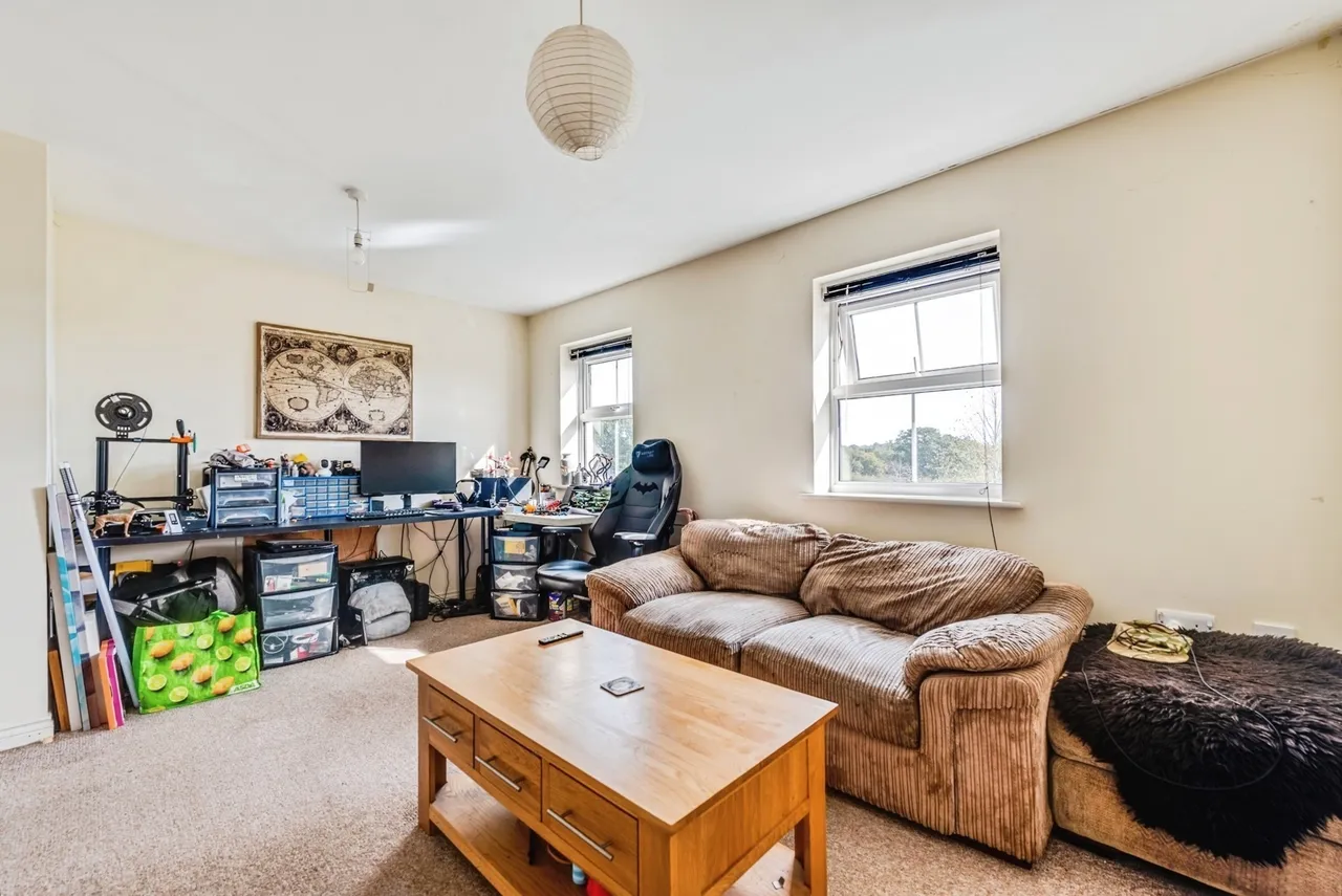 Cassini Drive, Swindon, SN25, photo 8